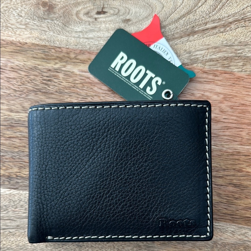 Roots Black Key & Card Holder with Textured Finish